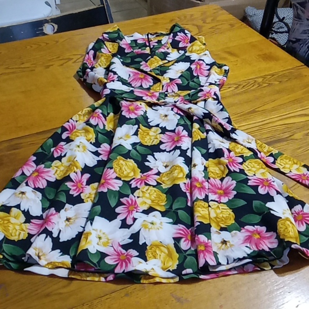 T TAHARI Womens 14 Floral Dress Preowned Used Cocktail Party Holiday Flower